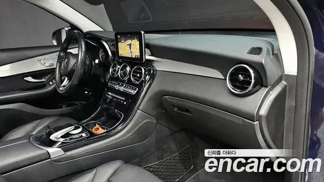 Mercedes-Benz GLC-Class 2018 — Photo 26/30