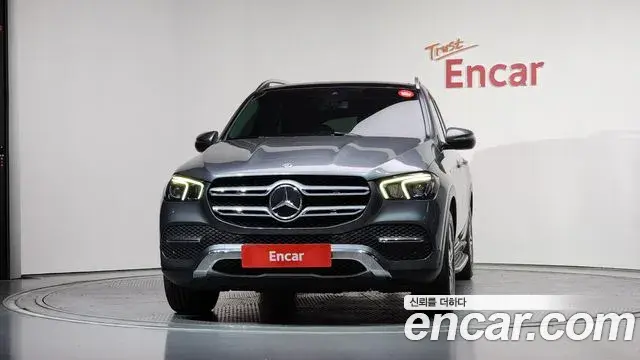 Mercedes-Benz GLE-Class 2020 — ფოტო 2/20