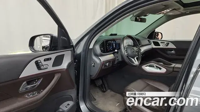 Mercedes-Benz GLE-Class 2020 — ფოტო 13/20