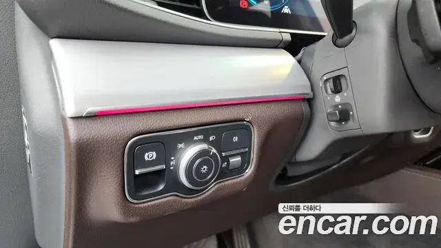 Mercedes-Benz GLE-Class 2020 — ფოტო 8/20