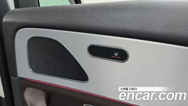 Mercedes-Benz GLE-Class 2020 — ფოტო 17/20