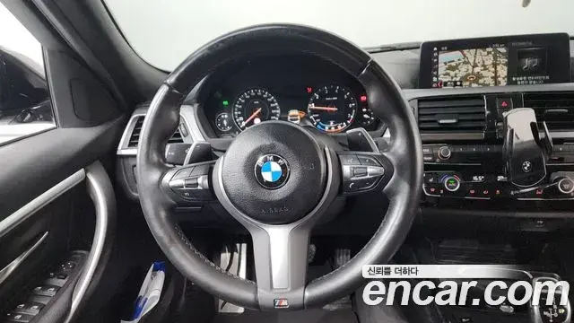 BMW 3 Series 2018 — Şəkil 20/32