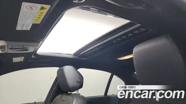 BMW 3 Series 2018 — Şəkil 16/32