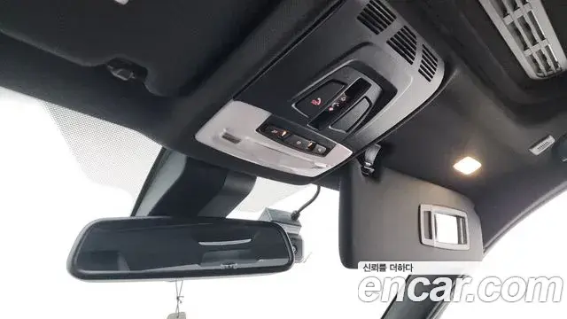 BMW 3 Series 2018 — Şəkil 21/32