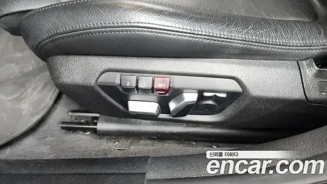 BMW 3 Series 2018 — Şəkil 7/32