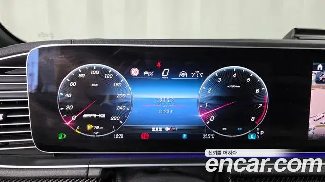 Mercedes-Benz GLE-Class 2025 — Photo 22/34