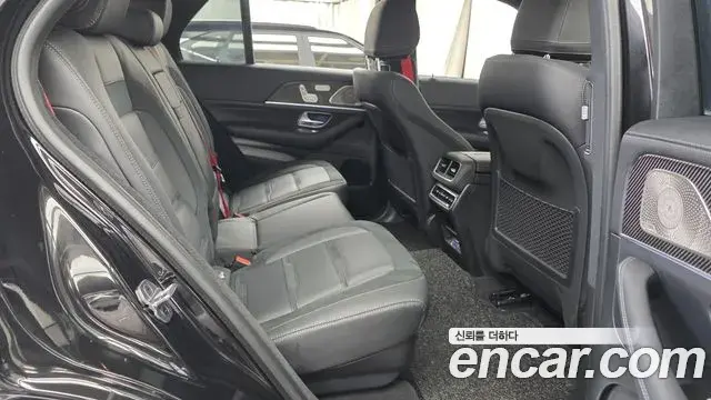 Mercedes-Benz GLE-Class 2025 — Photo 9/34
