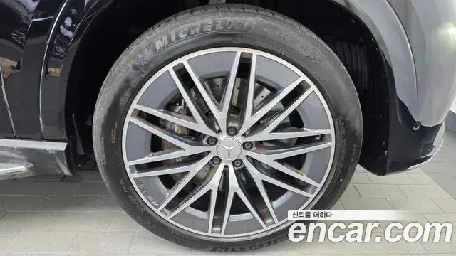 Mercedes-Benz GLE-Class 2025 — Photo 26/34