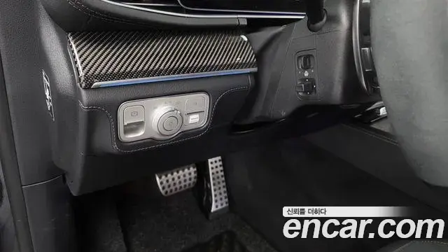 Mercedes-Benz GLE-Class 2025 — Photo 19/34