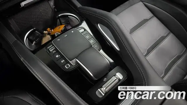 Mercedes-Benz GLE-Class 2025 — Photo 6/34