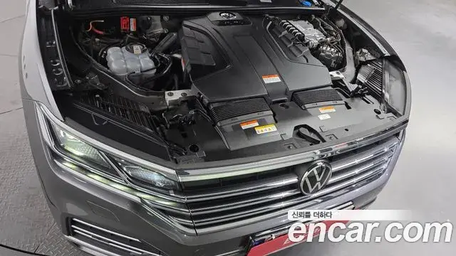 Volkswagen Touareg 2023 — Şəkil 18/20