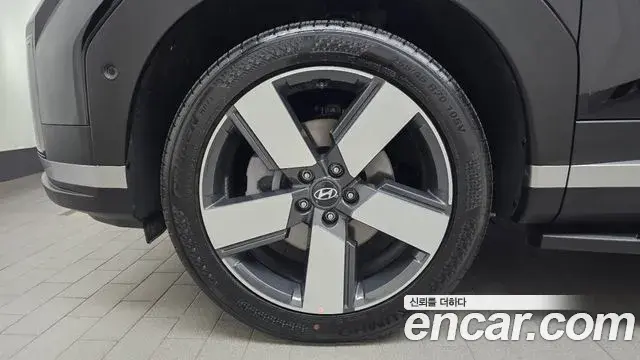 Hyundai Santa Fe 2025 — Photo 20/33