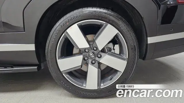 Hyundai Santa Fe 2025 — Photo 4/33