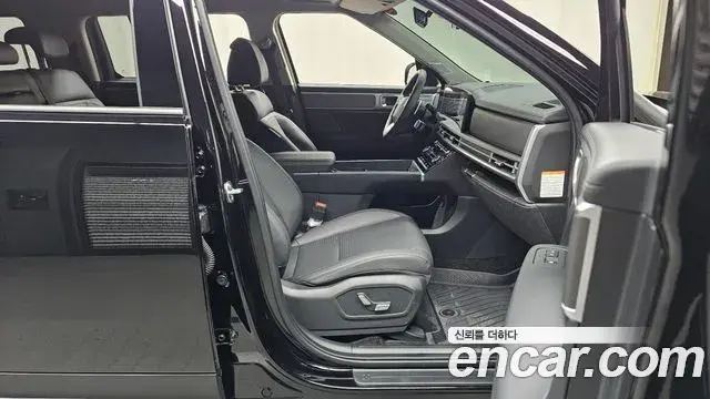 Hyundai Santa Fe 2025 — Photo 9/33