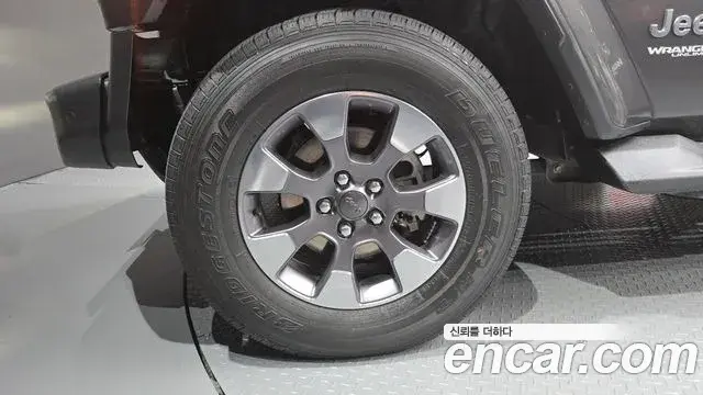 Jeep Wrangler 2020 — Şəkil 16/31