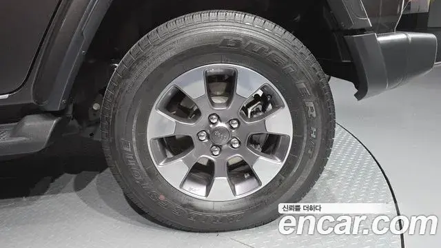 Jeep Wrangler 2020 — Şəkil 14/31