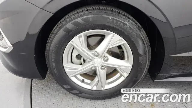 Hyundai Sonata Hybrid 2022 — Photo 19/20