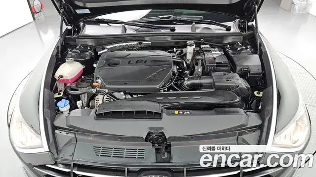 Hyundai Sonata Hybrid 2022 — Photo 8/20