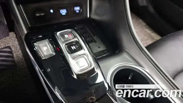 Hyundai Sonata Hybrid 2022 — Photo 9/20