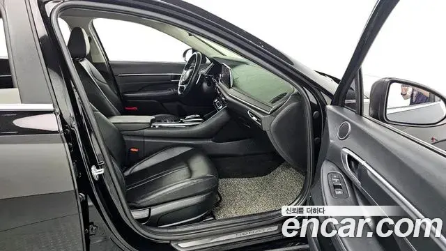 Hyundai Sonata Hybrid 2022 — Photo 13/20