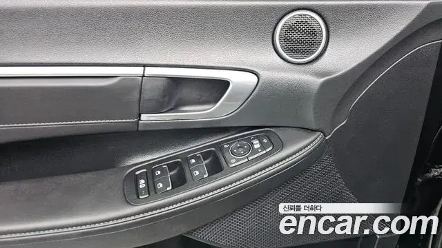 Hyundai Sonata Hybrid 2022 — Photo 5/20