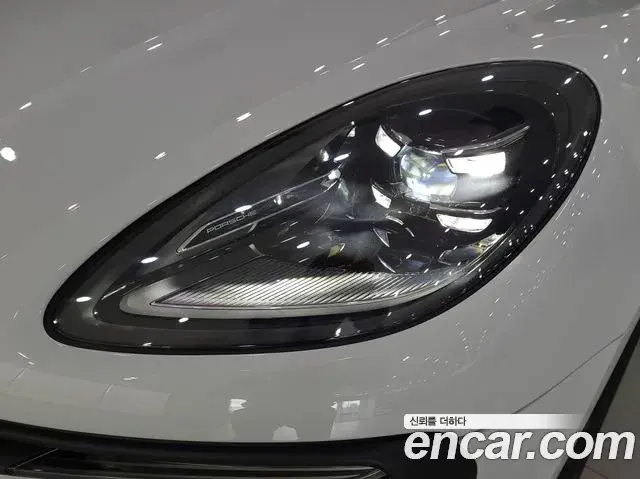Porsche Macan 2023 — Photo 8/20