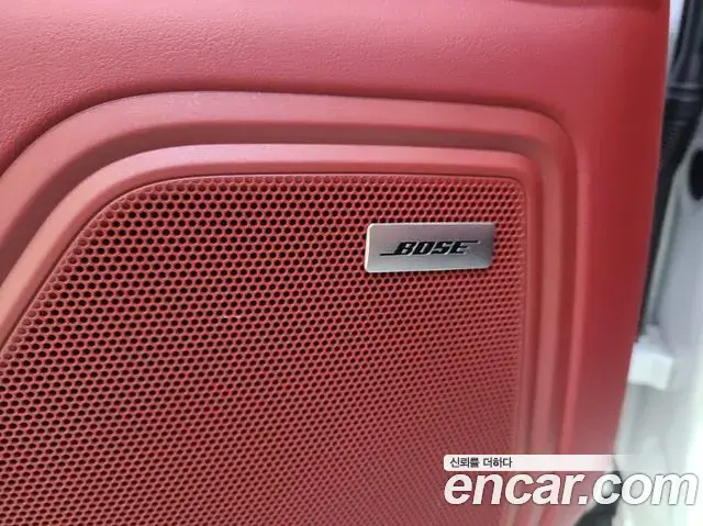 Porsche Macan 2023 — Photo 19/20
