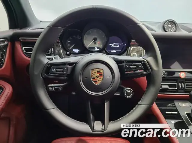 Porsche Macan 2023 — Photo 13/20