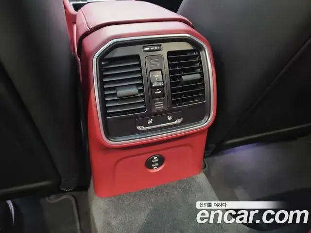 Porsche Macan 2023 — Photo 7/20