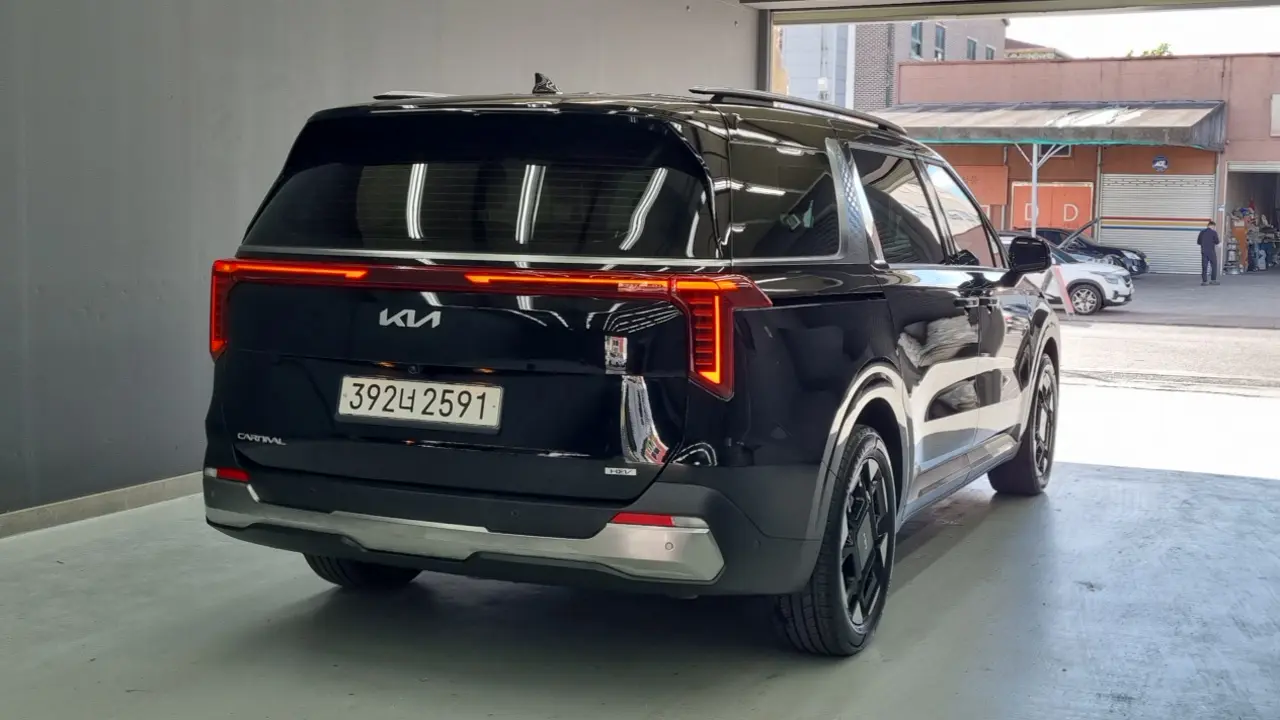 Kia Carnival 2025 — Photo 5/18