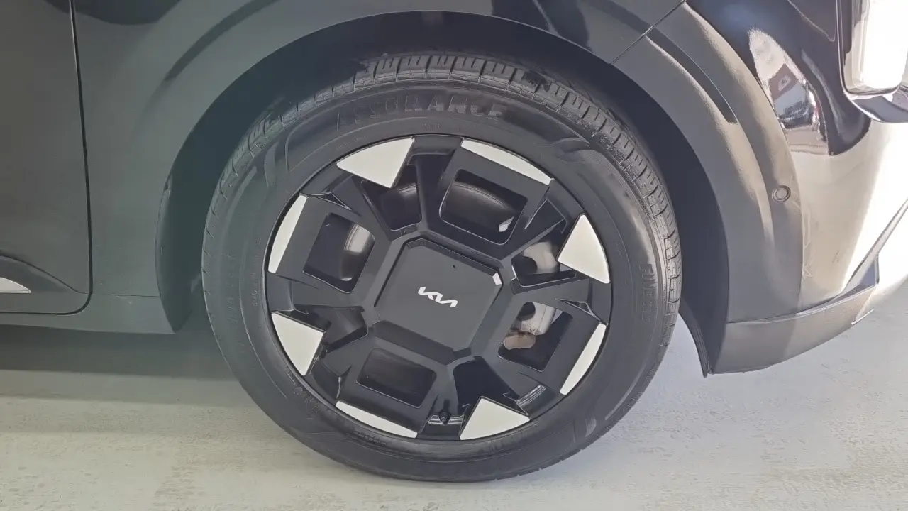 Kia Carnival 2025 — Photo 16/18