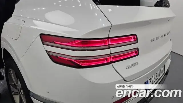 Genesis GV80 2021 — ფოტო 26/31