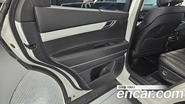 Genesis GV80 2021 — ფოტო 22/31