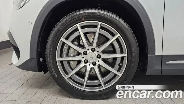 Mercedes-Benz GLA-Class 2021 — Фото 4/20