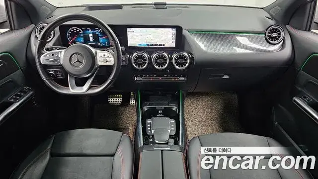 Mercedes-Benz GLA-Class 2021 — Фото 9/20