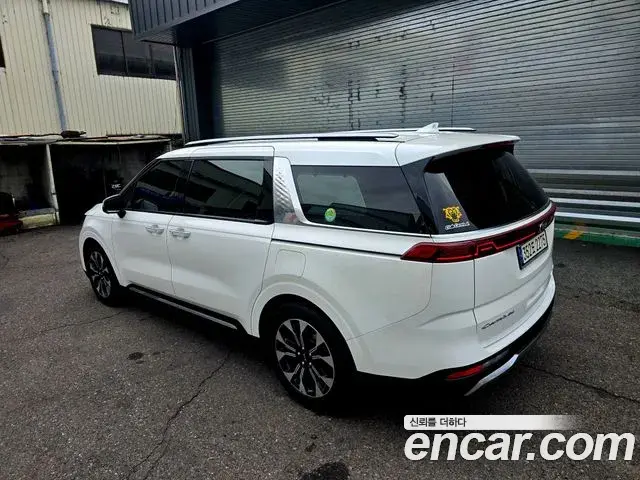 Kia Carnival 2021 — Photo 1/20