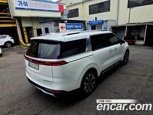 Kia Carnival 2021 — Photo 2/20
