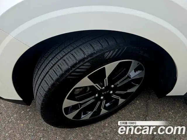 Kia Carnival 2021 — Photo 7/20