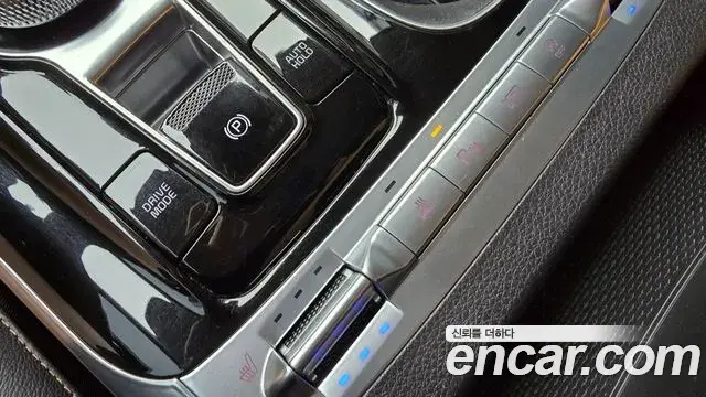 Kia Carnival 2021 — Photo 19/20