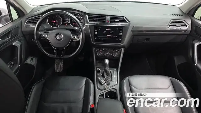 Volkswagen Tiguan 2018 — ფოტო 3/20