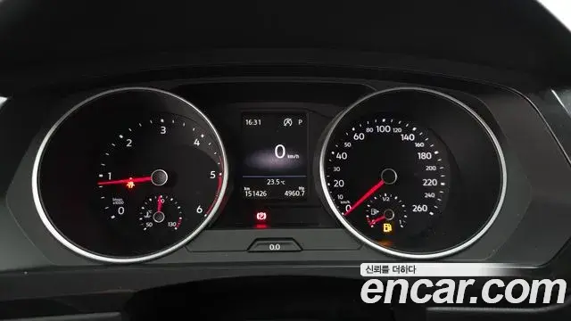 Volkswagen Tiguan 2018 — ფოტო 10/20