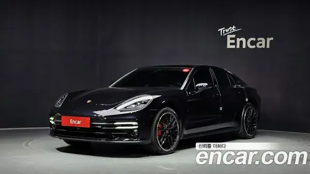 Porsche Panamera 2023 — Фото 1/20