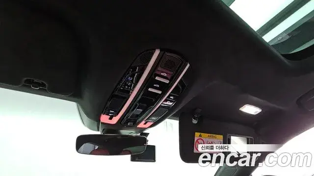 Porsche Panamera 2023 — Photo 35/36
