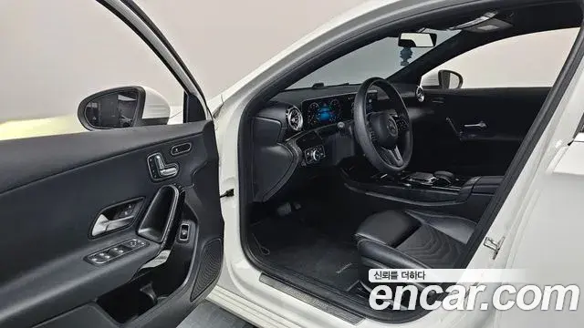 Mercedes-Benz A-Class 2020 — Фото 10/20