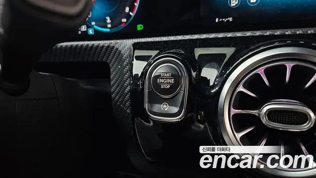 Mercedes-Benz A-Class 2020 — Фото 17/20