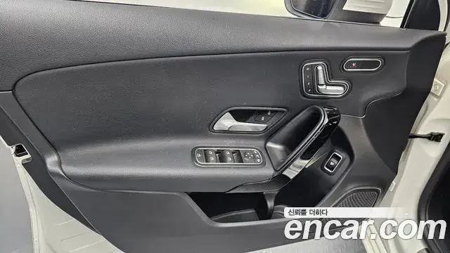 Mercedes-Benz A-Class 2020 — ფოტო 10/30