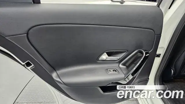 Mercedes-Benz A-Class 2020 — ფოტო 5/30