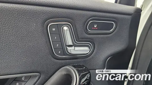 Mercedes-Benz A-Class 2020 — ფოტო 30/30
