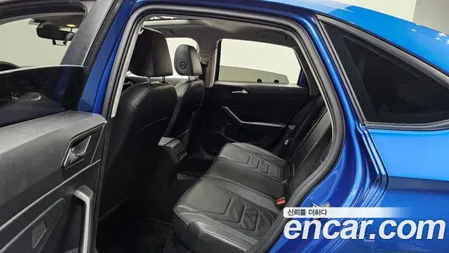 Volkswagen Jetta 2022 — Şəkil 7/20
