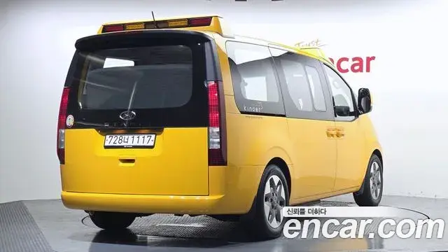 Hyundai Staria 2023 — Фото 2/20
